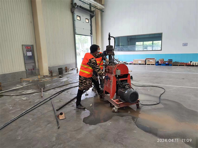 阿里厂房地面下沉塌陷注浆加固施工